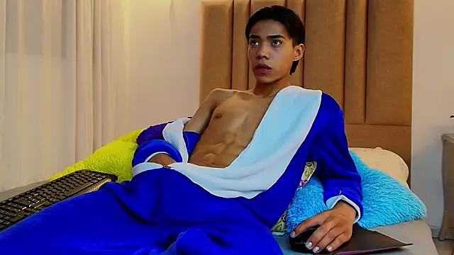 camilo_nom from StripChat is Freechat