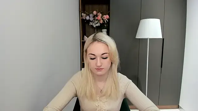 CandiRinebold from StripChat is Freechat