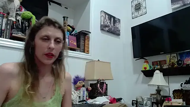 Candy-apple from StripChat is Freechat