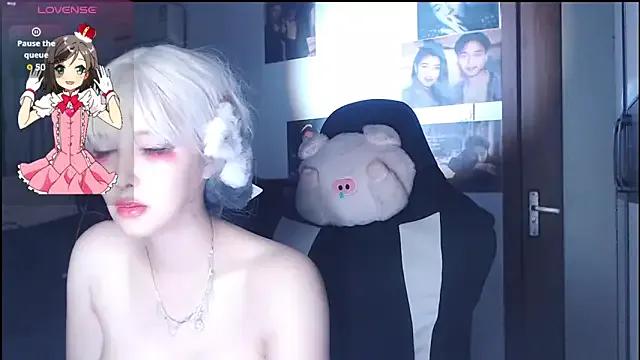 candy_cola from StripChat is Freechat