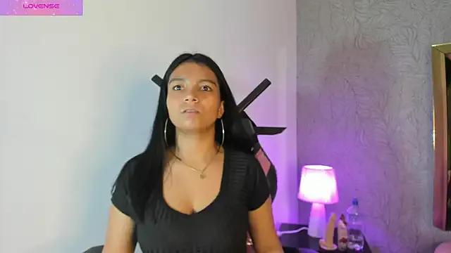 Candys_victoria from StripChat is Freechat