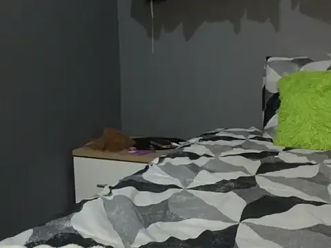 CandySlender18 from StripChat is Freechat