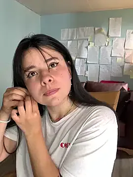 Canneela from StripChat is Freechat