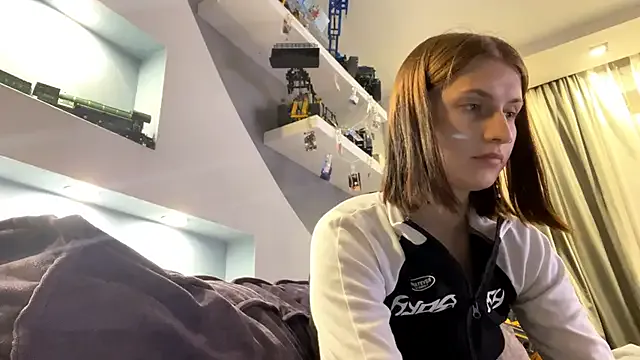 CarmaDiza from StripChat is Freechat