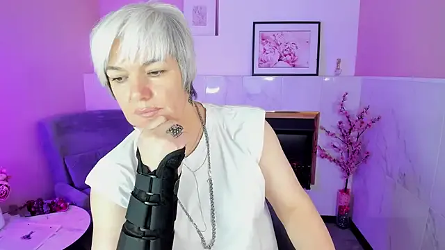 Girls: try live performances with matured performers, from dancing to quirks, in a variety of beautiful sex cams.