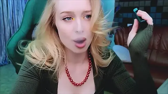 CarolineDjein from StripChat is Freechat