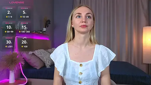 Carollina_ from StripChat is Freechat