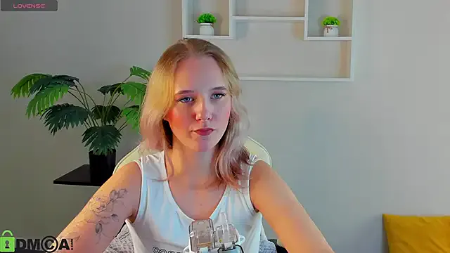 Casey_Sweeet from StripChat