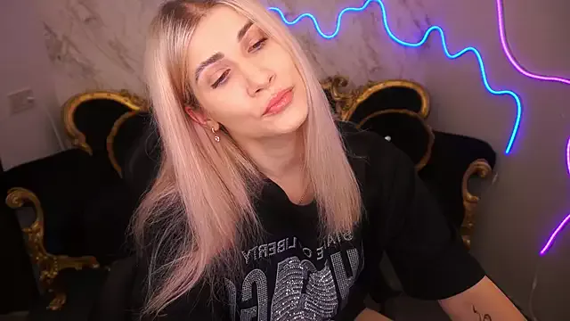 CassandraGood from StripChat