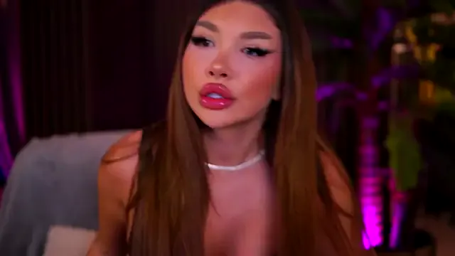 CassyeLips from StripChat is Freechat