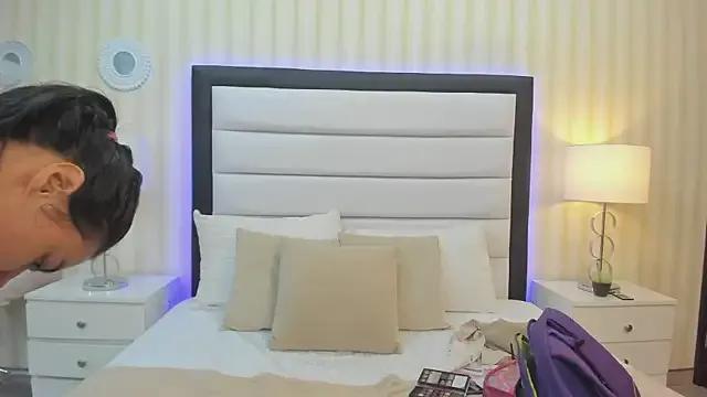 Girls: try live performances with matured performers, from dancing to quirks, in a variety of beautiful sex cams.