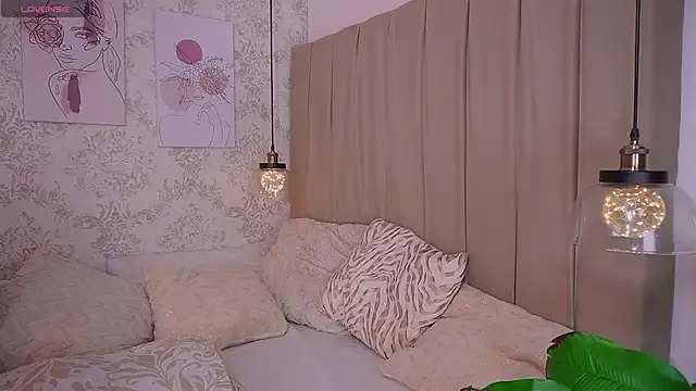 Catalina-E from StripChat is Freechat