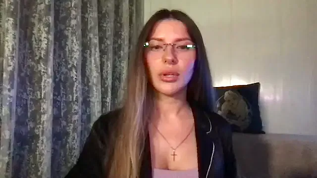 Ceryanna from StripChat is Freechat