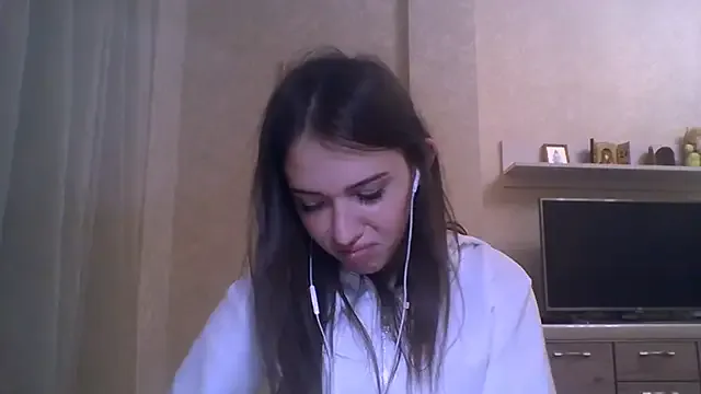 CeyaLier from StripChat is Freechat