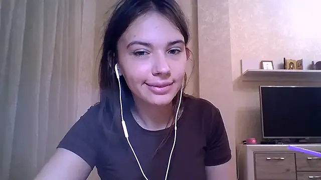 CeyaLier from StripChat is Freechat