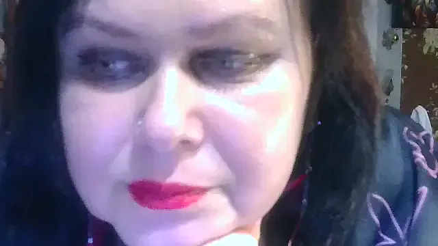 CharleeKendall from StripChat is Freechat