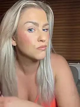 Charleigh_xx from StripChat is Freechat
