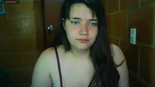 Charlotte_Allen_ from StripChat is Freechat