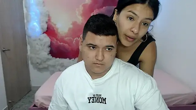 Charly_and_laura from StripChat is Freechat
