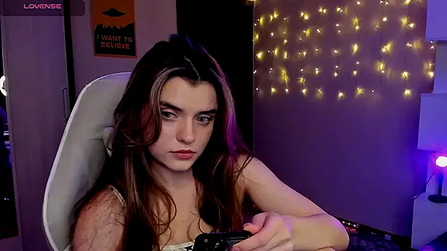 CharmingVixen from StripChat is Freechat