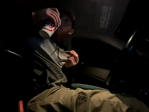 Chazington90 from StripChat is Freechat