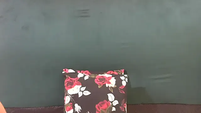 CherryZee from StripChat is Freechat