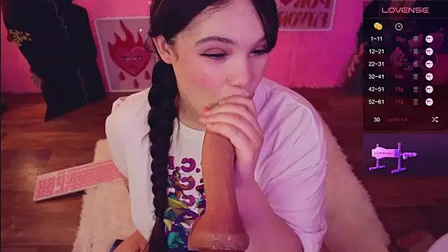 Girls: try live performances with matured performers, from dancing to quirks, in a variety of beautiful sex cams.