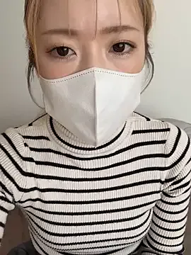 chi_chan072 from StripChat is Freechat