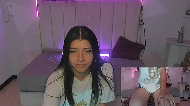 Chloe_fooster from StripChat is Freechat