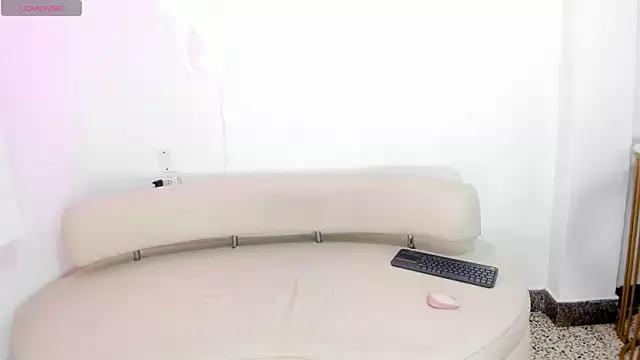 Girls: try live performances with matured performers, from dancing to quirks, in a variety of beautiful sex cams.