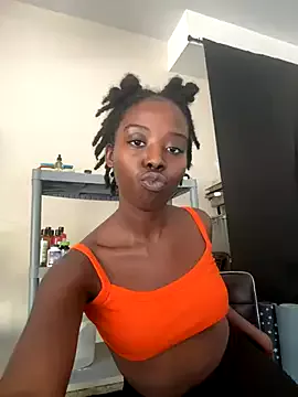 Choclatepeaach from StripChat