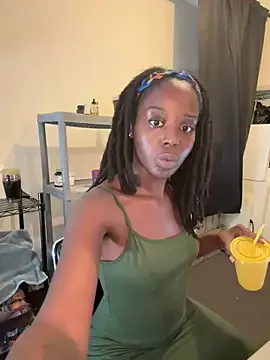 Choclatepeaach from StripChat