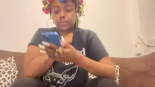 ChocolateCakeQueen from StripChat