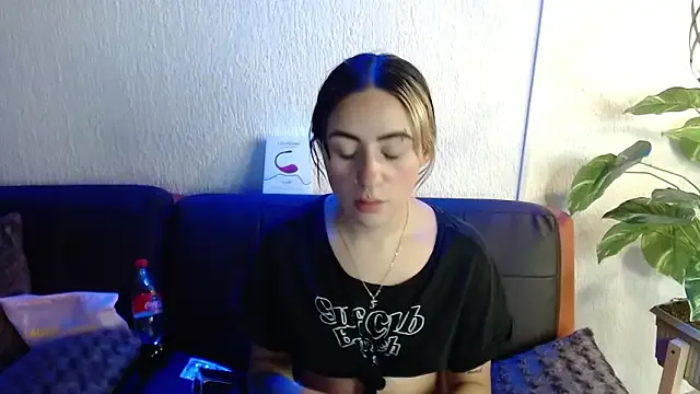 Christine_julianne from StripChat is Freechat