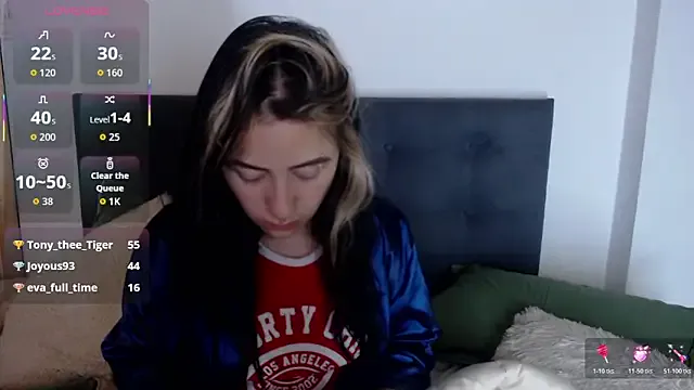 Christine_julianne from StripChat is Freechat