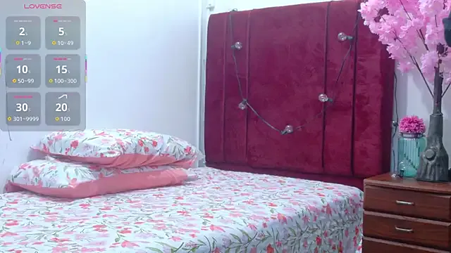 Girls: try live performances with matured performers, from dancing to quirks, in a variety of beautiful sex cams.