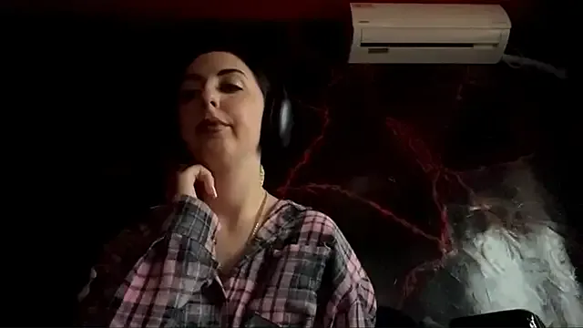 CindyFlowers from StripChat is Freechat