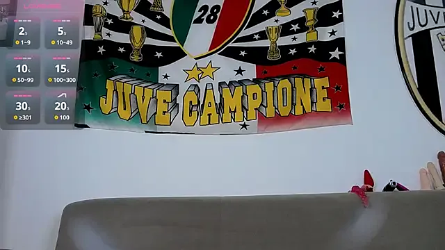 CinnaMorenaa from StripChat is Freechat