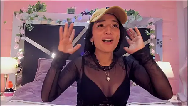 CinthiaJones from StripChat is Freechat