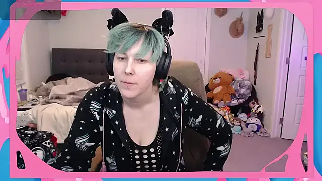 CirqueNoirBlu from StripChat