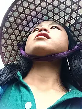 clara-cute from StripChat is Freechat