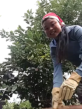 clara-cute from StripChat is Freechat