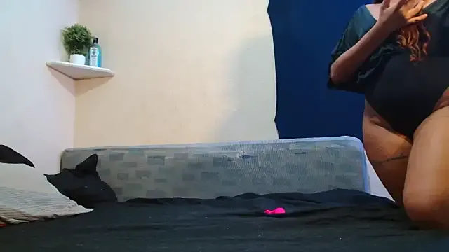 ClaraCacheada from StripChat is Freechat