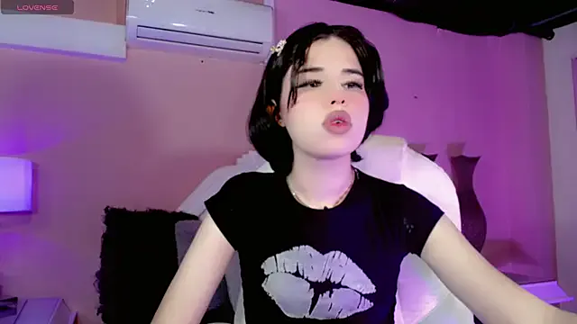 ClaudiaSophia from StripChat is Freechat