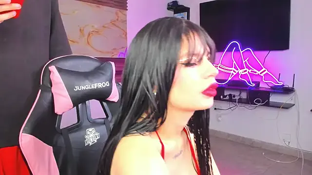 Girls: try live performances with matured performers, from dancing to quirks, in a variety of beautiful sex cams.