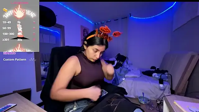 Girls: try live performances with matured performers, from dancing to quirks, in a variety of beautiful sex cams.