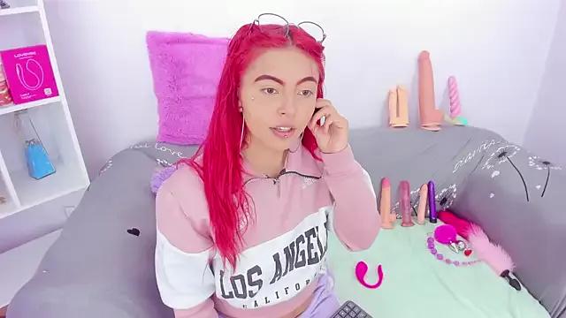 cloee_love from StripChat is Freechat