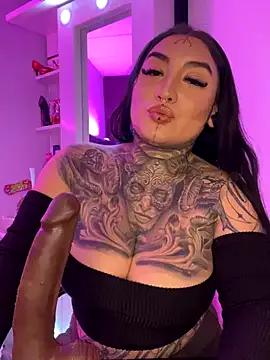 CloeeBeckam from StripChat is Freechat