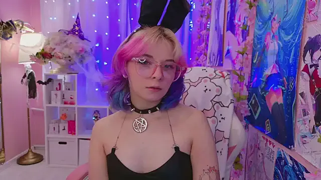 Coconut_Mia from StripChat is Freechat