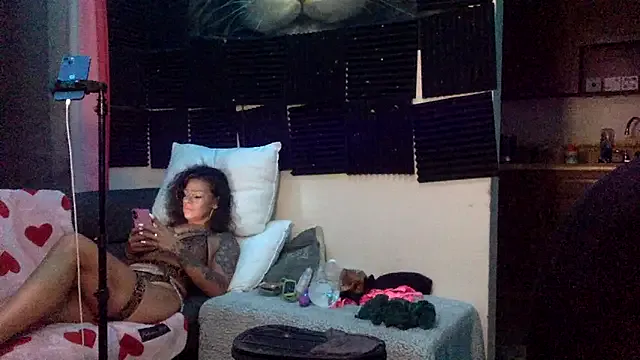 Girls: try live performances with matured performers, from dancing to quirks, in a variety of beautiful sex cams.